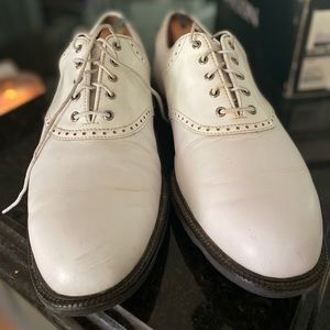 White Men’s Footjoy ICON Golf Shoes. Like new!